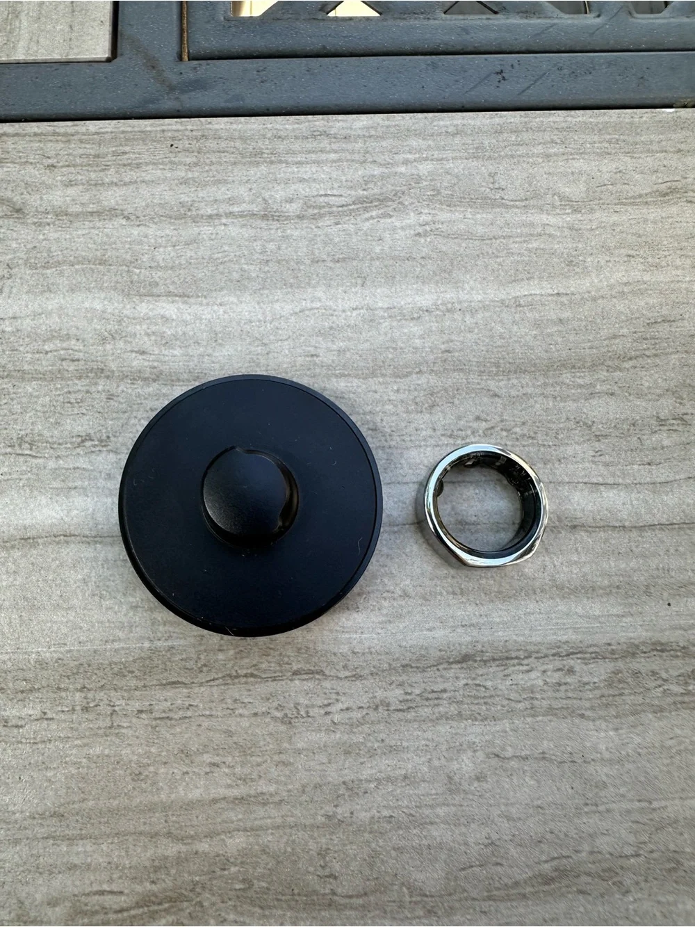 Oura Heritage size 7 Ring w/ charger